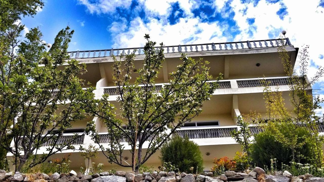 World Roof Hotel Hunza Karimabad  Екстериор снимка